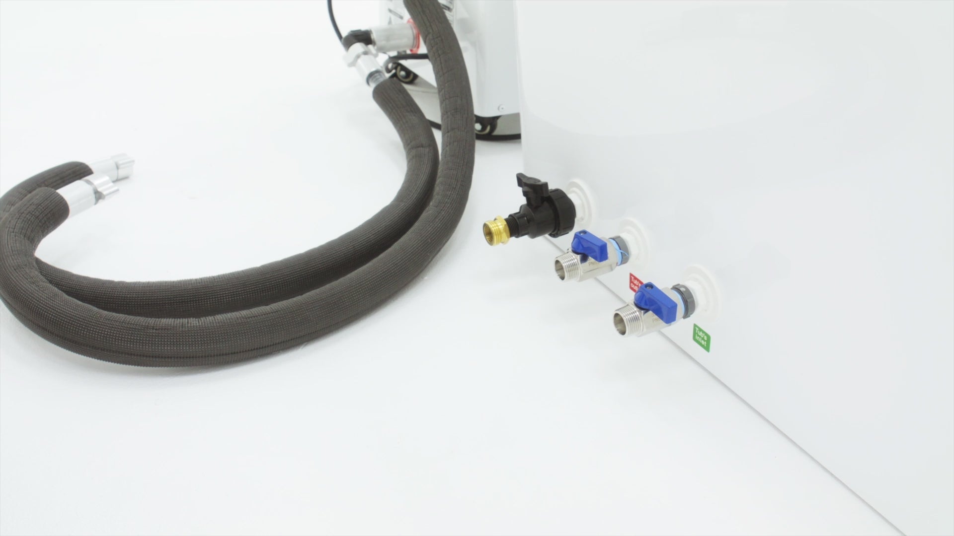 Hoses and valves detail